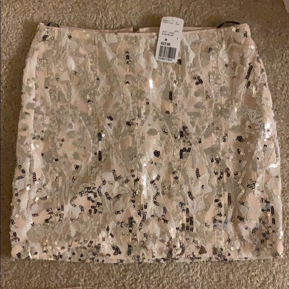 Forever 21 Sequined short blush mini skirt